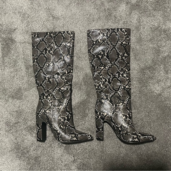 Steve Madden Rouge Boot - Picture 3 of 3